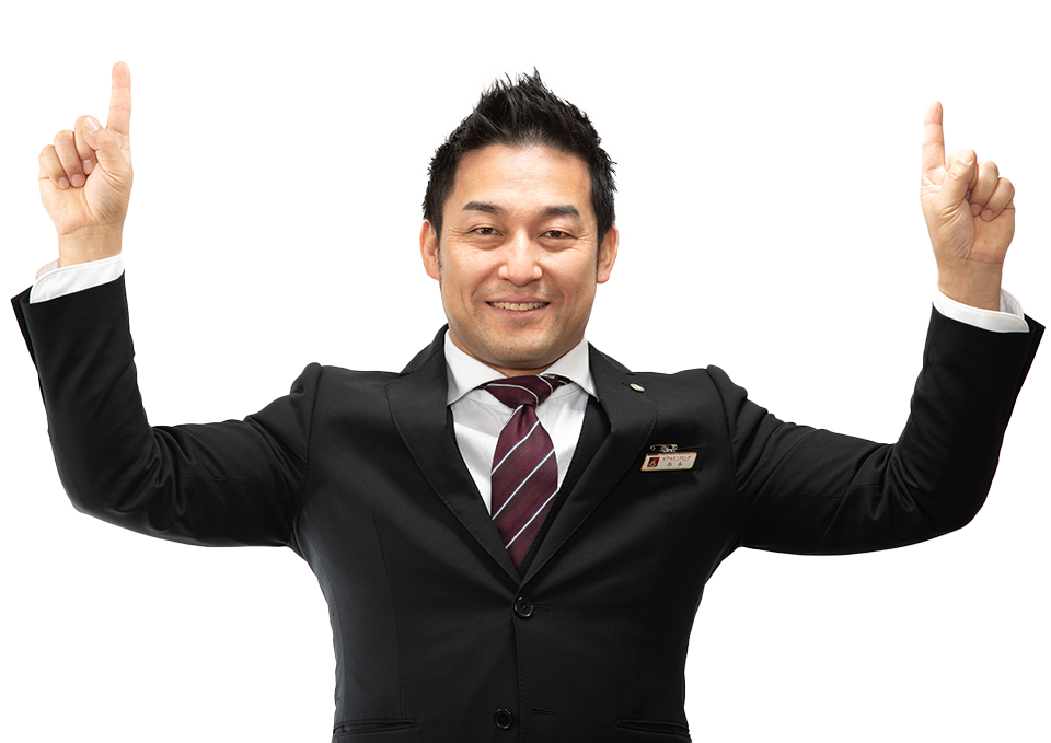 越谷市にある家族葬のアートのスタッフが式場案内する様子