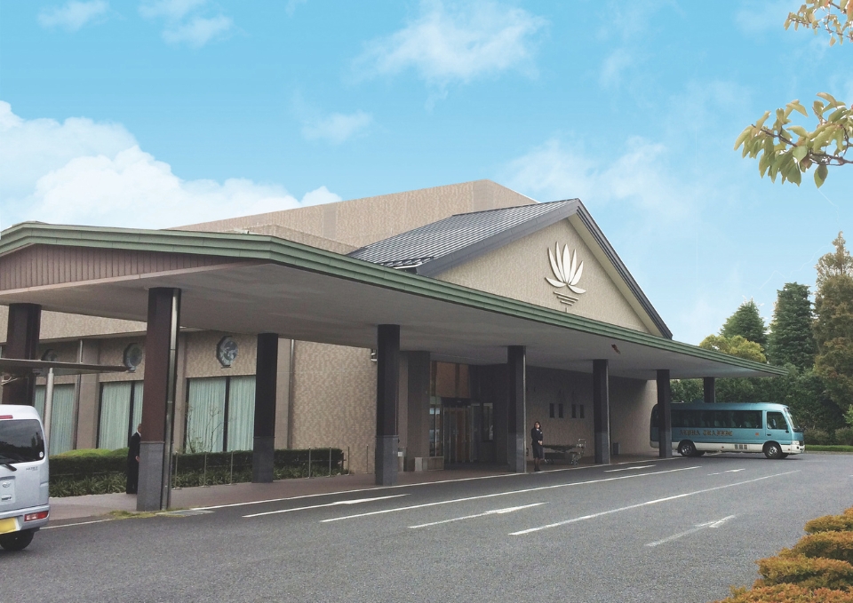 越谷市にある家族葬のアート提携の谷塚斎場外観と越谷市からの送迎バス停留所